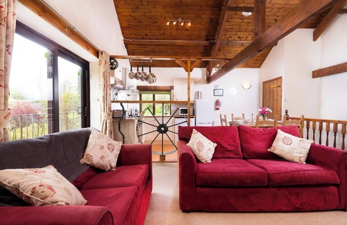 Ilfracombe Apartment | Mill Tower - Handsome upside down home - @ The Home Away South