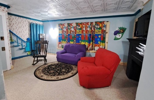 Detroit Apartment | Millennial Nostalgia