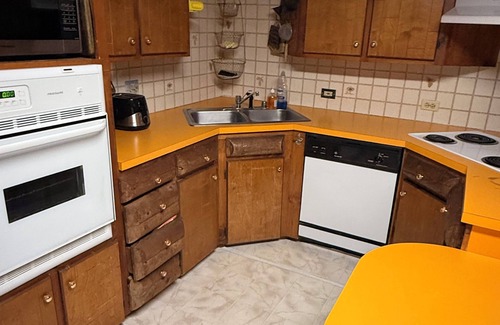 Angel Fire Cabin | Miller Cabin-Log Cabin 3 bedroom 2 bath.Close to ski area