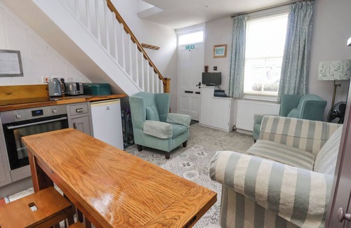 Conwy Cottage | MILLGATE COTTAGE, pet friendly, character holiday cottage in Conwy