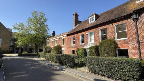 Christchurch House | Millhams Meade, a Georgian house in Christchurch