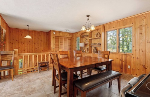 Traverse City House | 🐚 Million Dollar Views 5BDR Beachfront Living in East Bay ➠ 2175!