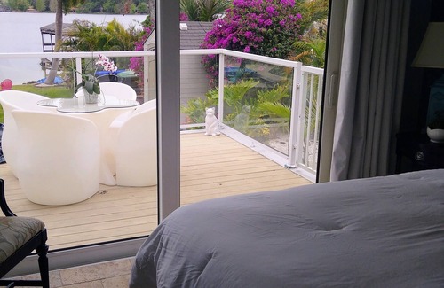 Fairview Shores Apartment | Million Dollar View on the Lake!
