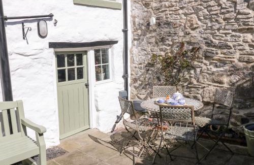 Castleton House | Millstream Cottage