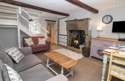 Castleton House | Millstream Cottage