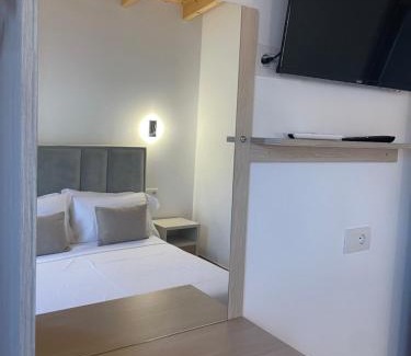 Himare Apartment | Milos Apartments