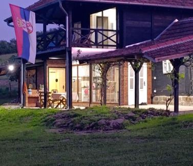 Sumadija House | MILOSEV KONAk kuća na jezeru