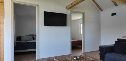 Sumadija House | MILOSEV KONAk kuća na jezeru