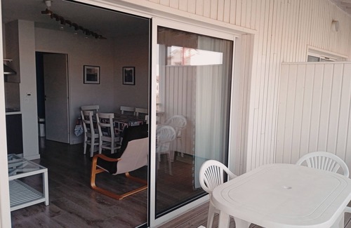 Mimizan-Plage Apartment | Mimizan plage : Pretty T2 Bis apartment with outdoor pool near the ocean