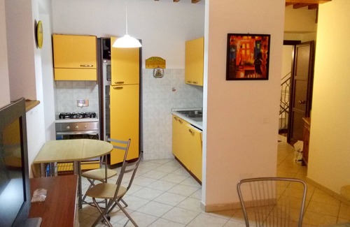 Pietrasanta Apartment | Mimosa Apartment - Old Town of Pietrasanta