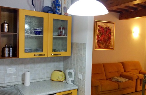 Pietrasanta Apartment | Mimosa Apartment - Old Town of Pietrasanta
