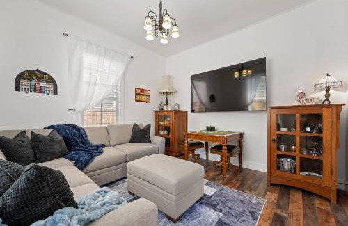 Downtown Reno House | Min From Unr, Downtown & Hospitals Ev Charger