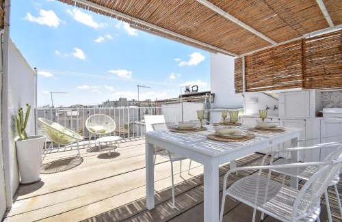 Ceglie Messapica Apartment | Mina's roof apartment terrace: whit sea view