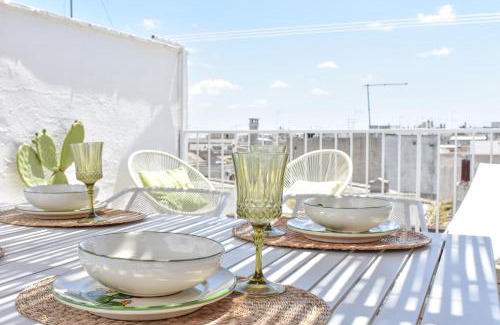 Ceglie Messapica Apartment | Mina's roof apartment terrace: whit sea view
