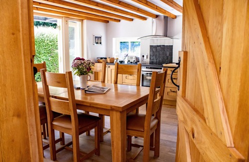Newport House | MINAFON, pet friendly, with a garden in Newport, Pembrokeshire
