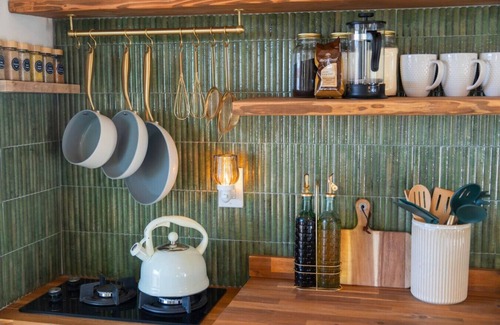 Joshua Tree Cabin | Mindy's Rustic Rabbit Cabin ~ Heart Deck ~ Spa ~