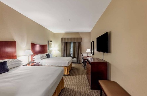 Mineral Wells Hotel | Mineral Wells Getaway at Red Lion Inn & Suites Mineral Wells! Free Breakfast!