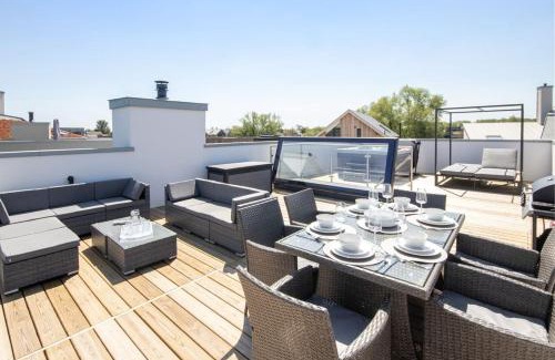 Malmesbury House | Minety Lake 43, Green Haven