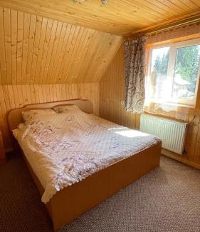 Yablunytsya House | Mini Cottage