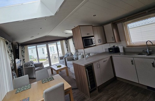 Rhyl Ski Chalet | Mini lodge Robin Hood holiday park