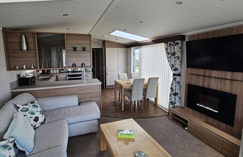 Rhyl Ski Chalet | Mini lodge Robin Hood holiday park