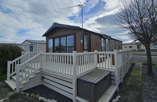 Rhyl Ski Chalet | Mini lodge Robin Hood holiday park