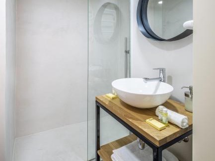 Postel Apartment | Mini loft 1 bedroom 2 steps from Av Louise