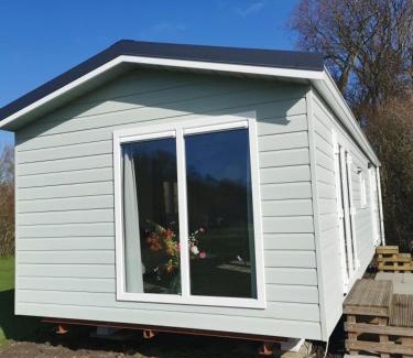 Oostkapelle Ski Chalet | Minicamping Shalom