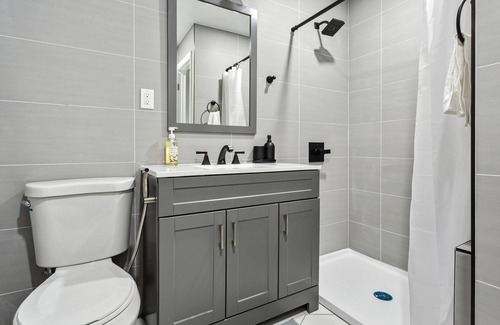 Central Park North Apartment | Minimalist Queen Studio Central Park Columbia Uni