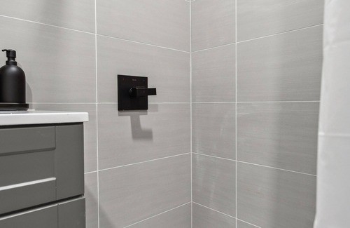 Central Park North Apartment | Minimalist Queen Studio Central Park Columbia Uni