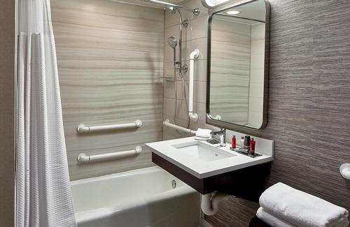 St. Louis Park Hotel | Minneapolis Marriott West