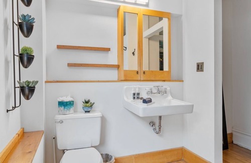 Whittier House | MINNeSTAY | Eat Street Suites