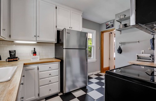 Macalester - Groveland House | MINNeSTAY* Grand Residence