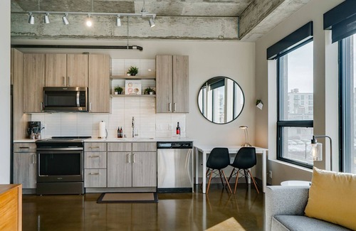Warehouse District Apartment | MINNeSTAY* Sable 21 One Bedroom | North Loop | Target Field