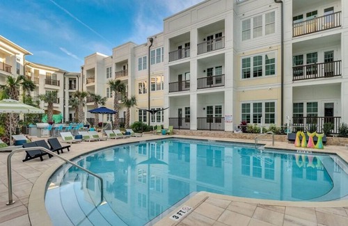 College Park Apartment | Min’s from AdventHealth Hsptl! Washer/Dryer, parking,pet friendly& all amenities