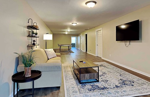 Indianapolis House | Mins to Downtown & Raceway! Rookwood Retreat 1 & 2
