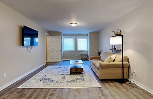 Indianapolis House | Mins to Downtown & Raceway! Rookwood Retreat 1 & 2