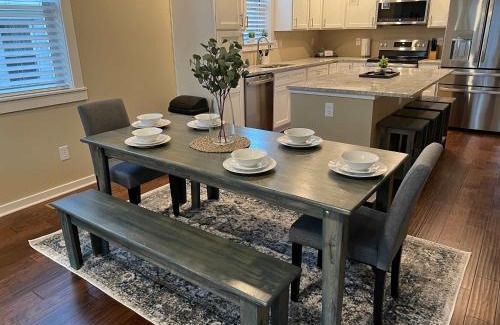 Indianapolis House | Mins to Downtown & Raceway Rookwood Retreat 2