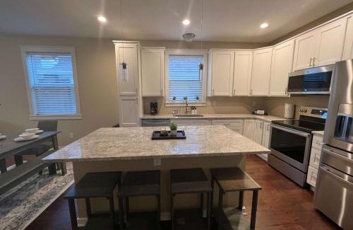 Indianapolis House | Mins to Downtown & Raceway Rookwood Retreat 2