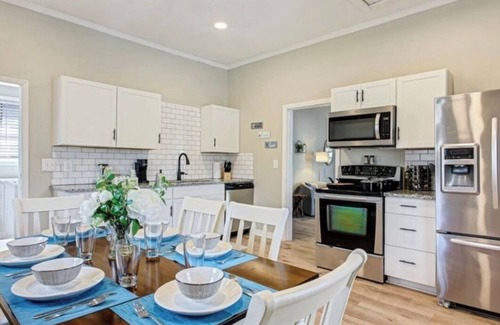 Dunean House | Mins to Hospital, Airport, Downtown