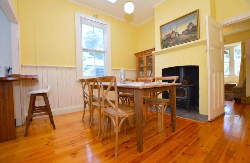 Leura House | Mintie Cottage on Leura Mall