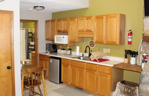 Makanda Cabin | Minutes from Giant City - SIU - Shawnee Winetrail - Shawnee Forest - Cedar Lake