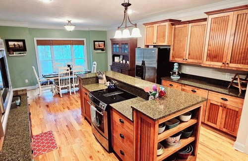 Evans House | Minutes from Masters in a 4-bedroom house in serene Evans, GA.