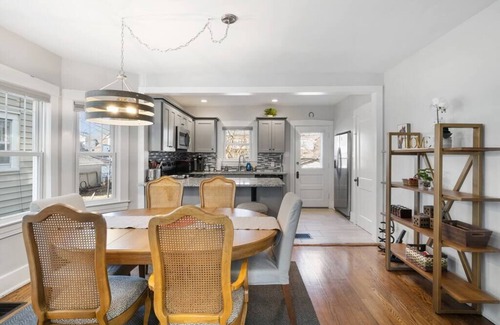 Louisville House | Minutes from U of L & Expo Center I Cozy I Updated