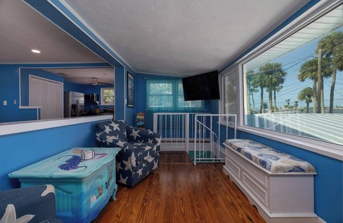 Walkers Holly Hill House | Minutes to Beach Pool Intracoastal Free Kayaks/Bikes, Intracoastal Sea Life Retreat