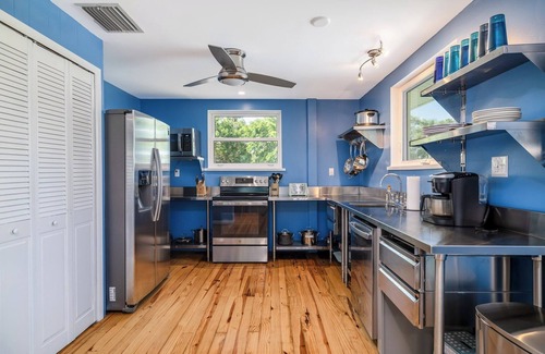 Walkers Holly Hill House | Minutes to Beach Pool Intracoastal Free Kayaks/Bikes, Intracoastal Sea Life Retreat