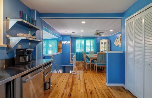 Walkers Holly Hill House | Minutes to Beach Pool Intracoastal Free Kayaks/Bikes, Intracoastal Sea Life Retreat
