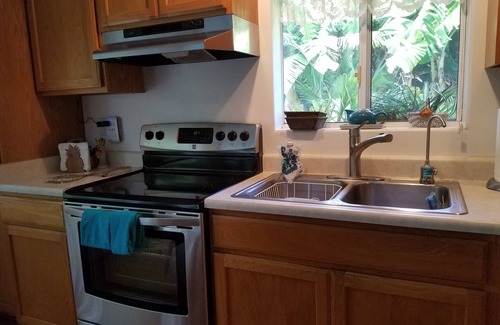 Kamuela Cottage | Minutes to Best Beaches (Kohala Coast) "Just For Two" Seeking Comfort & Privacy