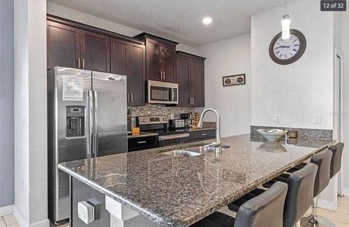 Davenport House | Minutes to Disney + 5BR, 4BA + Private Pool