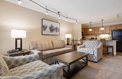 Vail Resort | Minutes to vail ski resort and walking trail to vail village